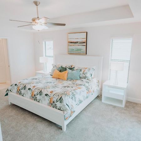The Basilican Cape Coral Extérieur photo