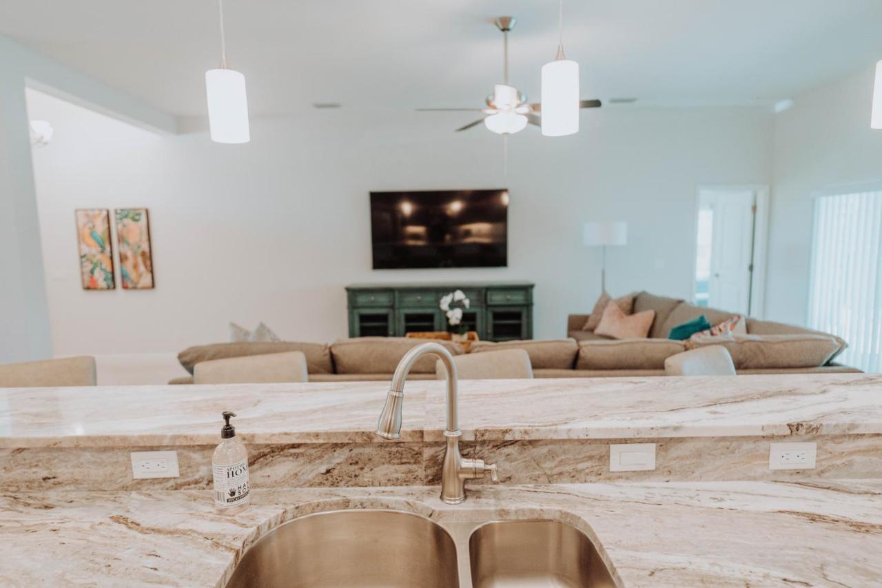 The Basilican Cape Coral Extérieur photo